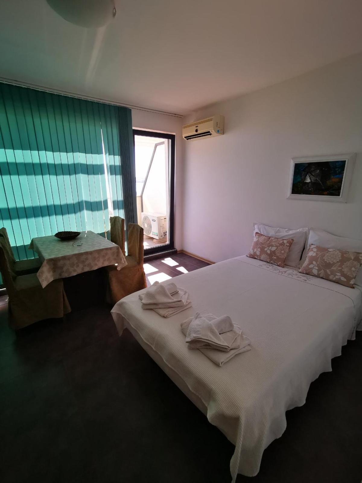 Azur Apartments Sozopol Eksteriør billede
